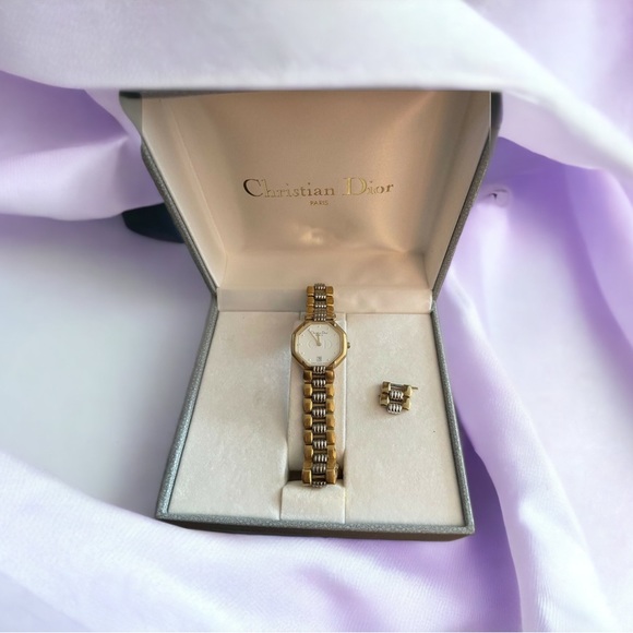Christian Dior quartz dateGold
Visit
plated, white dial ladies watch vintage - Picture 3 of 13